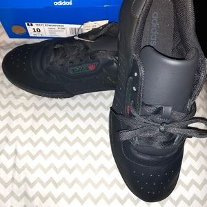 ds yeezy powerphase sz 10